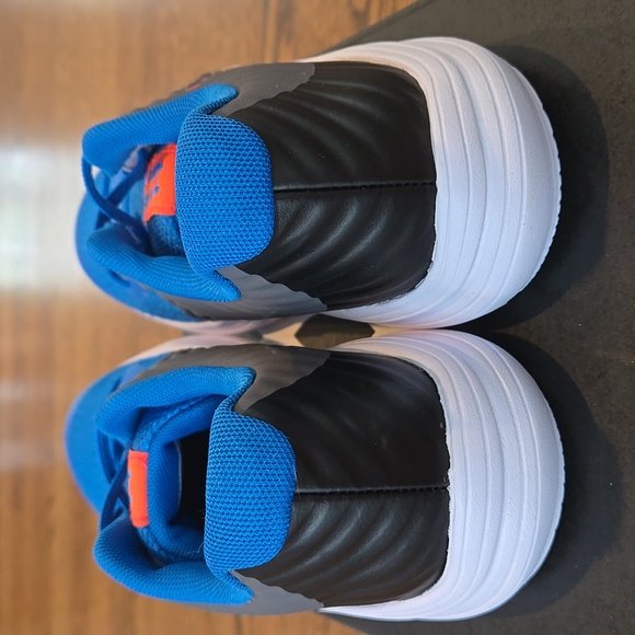 Undet Armour Sneakers - Picture 4 of 6